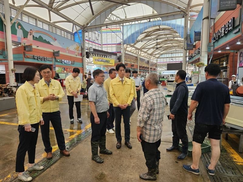 중기부, 폭우 피해 경남 전통시장 복구 총력…추석 전 정상화 지원