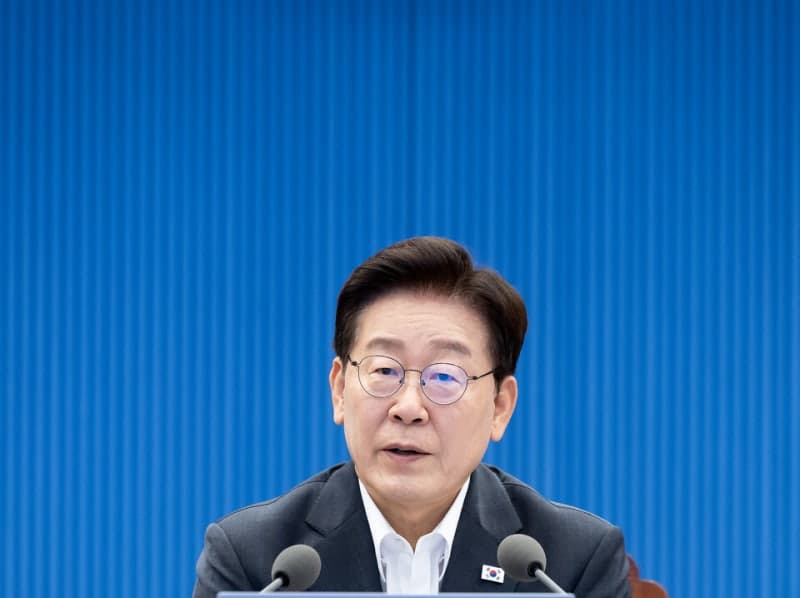 이재명 대통령 지지율 5주 연속 최저치 43.0% 기록