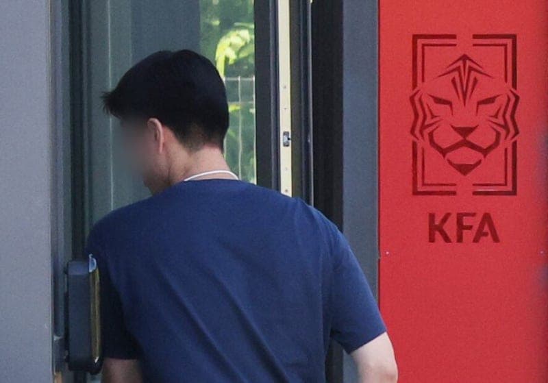 홍명보 떠난 축구대표팀, 임시 감독 선임 위한 면접 돌입