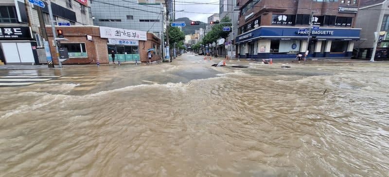 956mm 폭우 덮친 거제 조선소, 한화오션·삼성중공업 정상 출근 및 복구 돌입