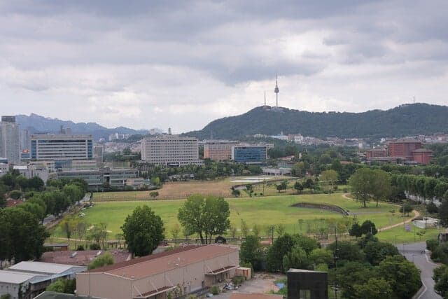 이재명 대통령과 오세훈 서울시장, 용산공원 개발 및 재건축 규제 완화 놓고 정면충돌