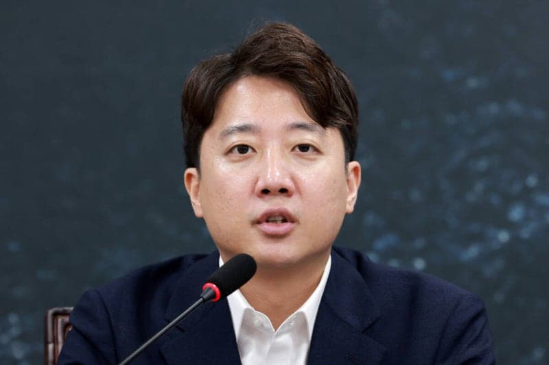 이준석 "호텔경제학 대미 외교에 쓰다 트럼프에 코너 몰려"
