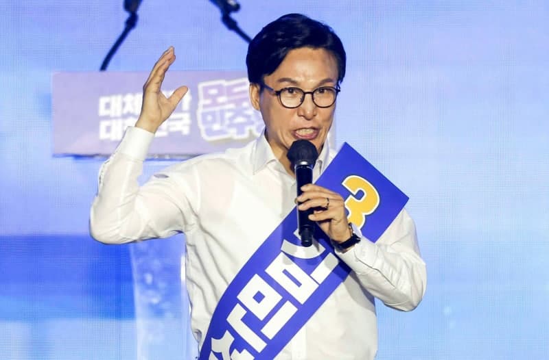 'DJ 황태자' 김민석, 18년 야인 딛고 국무총리 거쳐 민주당 대표로 화려한 부활