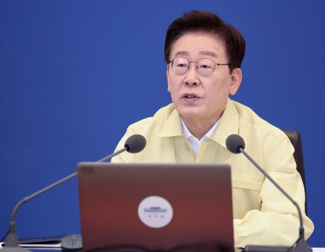 이재명 대통령, 오세훈 시장의 규제 완화 요구에 "집값 폭등 가능성 높여선 안 돼"