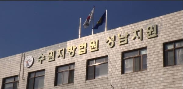 1살 딸 밀친 2살 아이 때린 엄마, 법원 "아동학대 아니다"