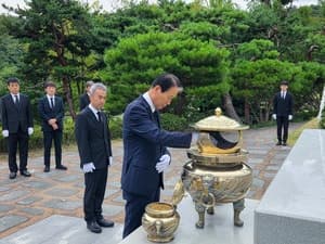 DJ 서거 17주기 추모식, 여야 참석 속 국민의힘은 수해 현장행