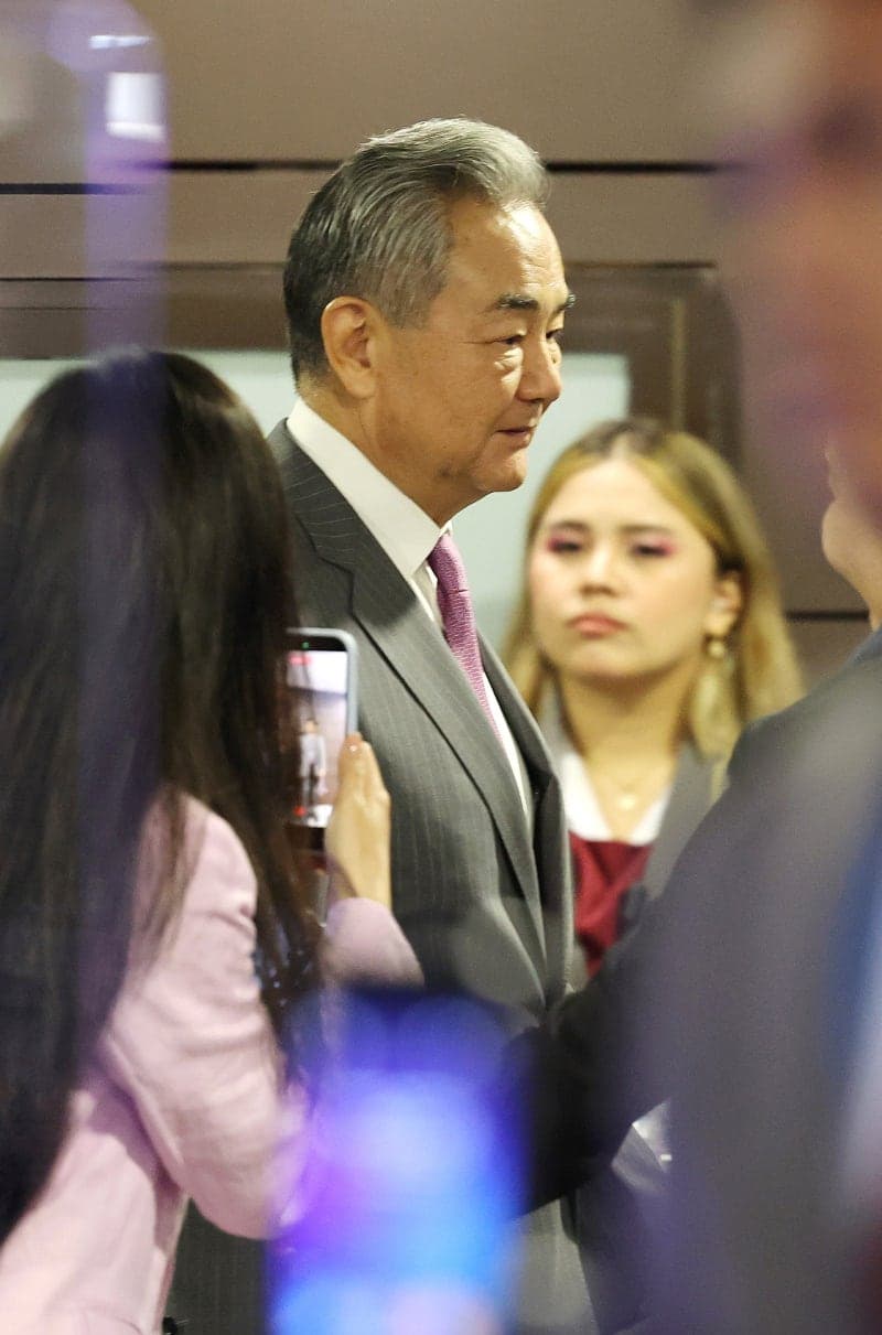 왕이 中 외교부장 방한, 한반도 평화체제 논의 주목