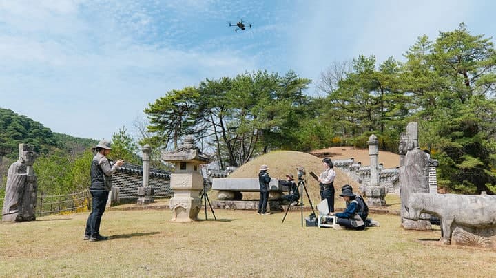 비운의 왕 단종 영월 장릉 석물, 24km 떨어진 제천 송학산서 왔다