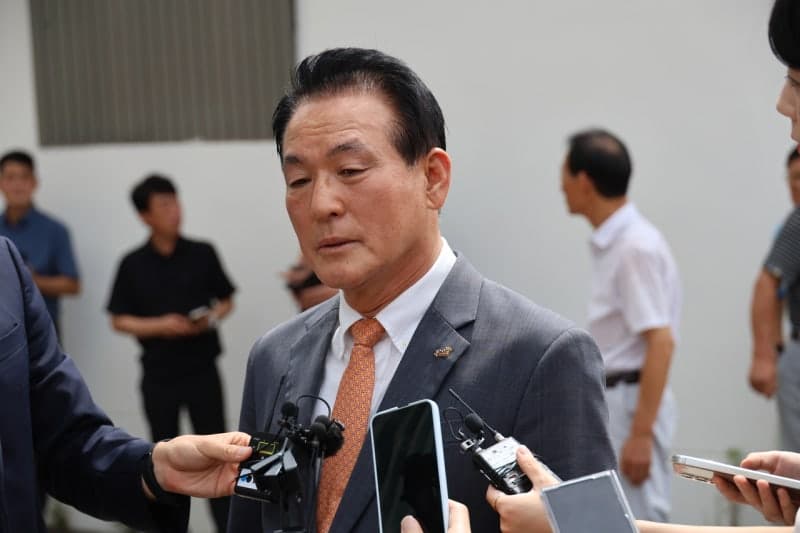명절 선물에 명함 동봉한 백성현 논산시장 1심 당선무효형 선고