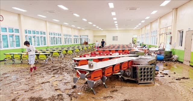 극한 호우 덮친 거제·통영, 복구에만 한 달 이상 걸릴 듯