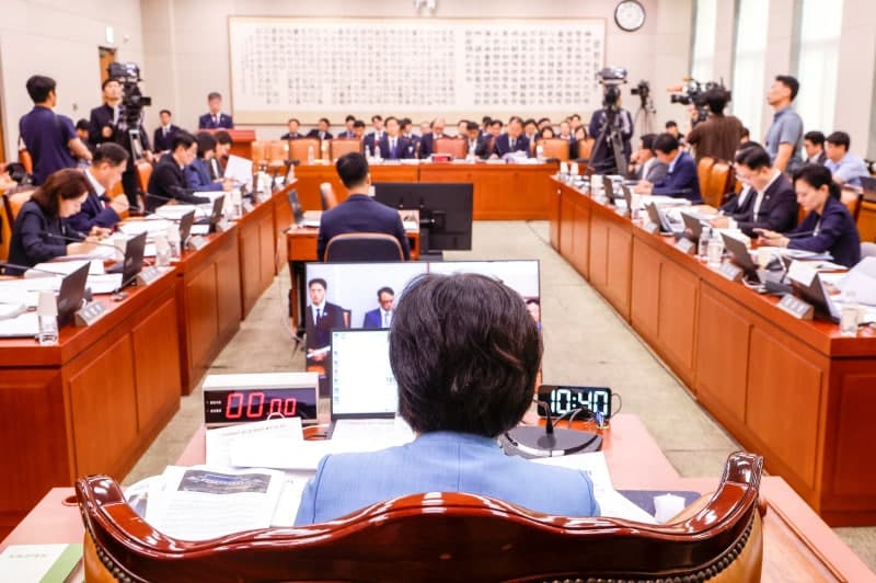 법사위, 조희대 대법원장 출석 요구안 의결…국민의힘 '망신주기' 반발