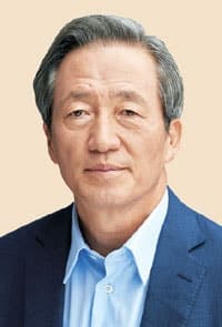 정몽준 아산재단 이사장, 전태일이소선장학재단에 사재 5억 원 기부