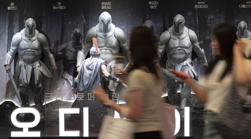 특별관 암표 기승에 영진위 칼 빼들었다…부정거래 제보 접수 시작