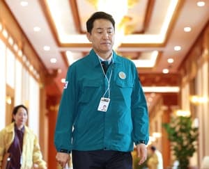 오세훈 "용산공원 아파트 안 돼"…재개발·재건축 규제 완화로 공급 해법 찾나
