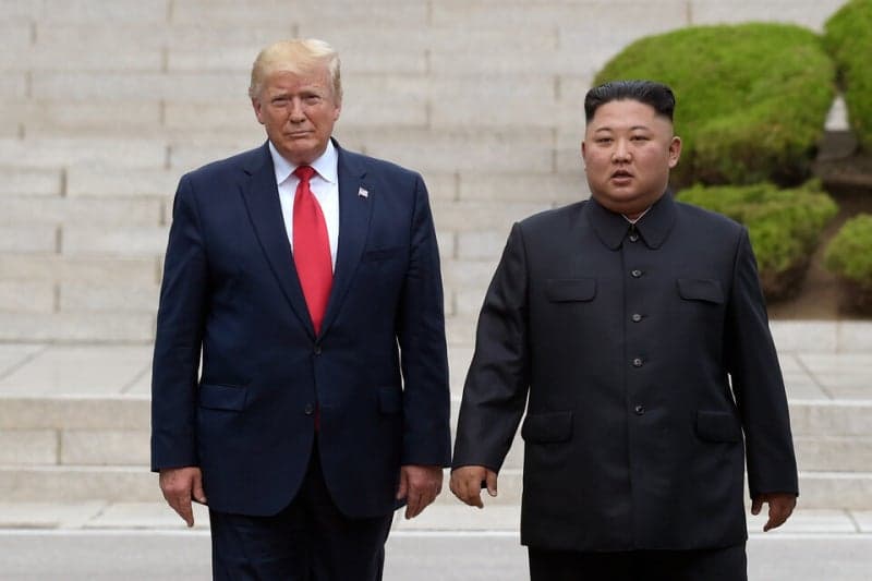 트럼프, 김정은과 연내 회담 추진…북한 핵무기 57개 보유 첫 언급