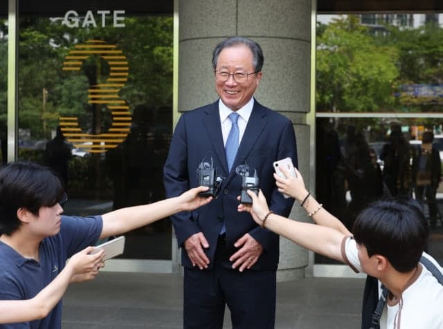 해직교사 특채 지시 혐의 김석준 부산교육감, 항소심서 무죄 판결