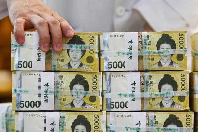 버려진 이불 속 300만원 돈다발, 환경공무직과 경찰의 도움으로 유족 품에 돌아갔다