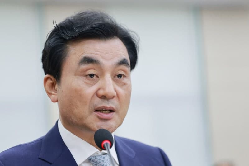 안규백 국방장관 "북한 핵무기 80~120개 추정"…트럼프 '57개'와 수치 차이