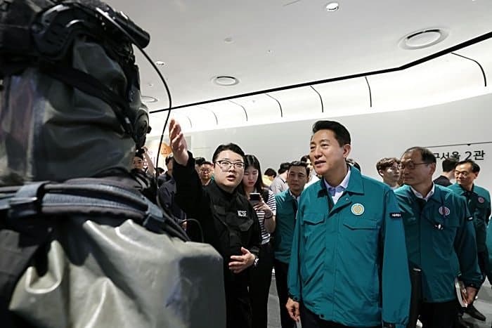 오세훈 서울시장, 공습 대비 민방위 훈련 참여 및 안보체험전 참관