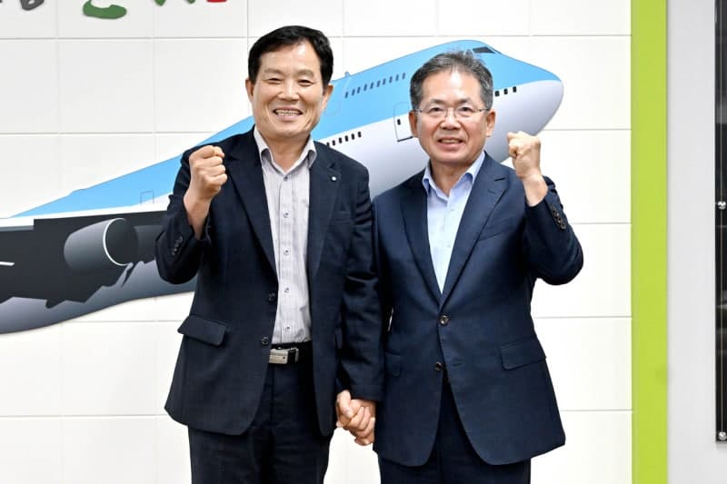 대구경북신공항 정상화 위해 군위·의성 군수 ‘맞손’…4자 회동 촉구