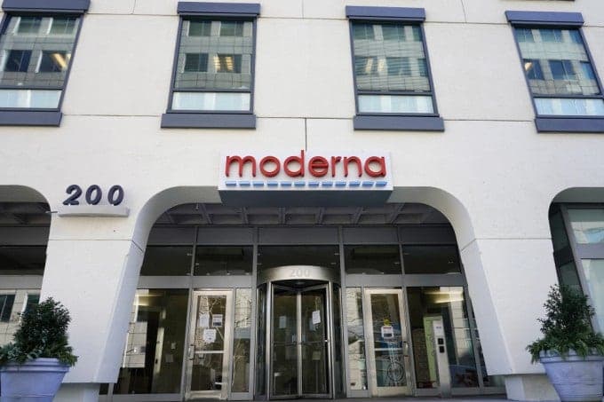 모더나 mRNA 암 치료제 3상 성공, 주가 폭등