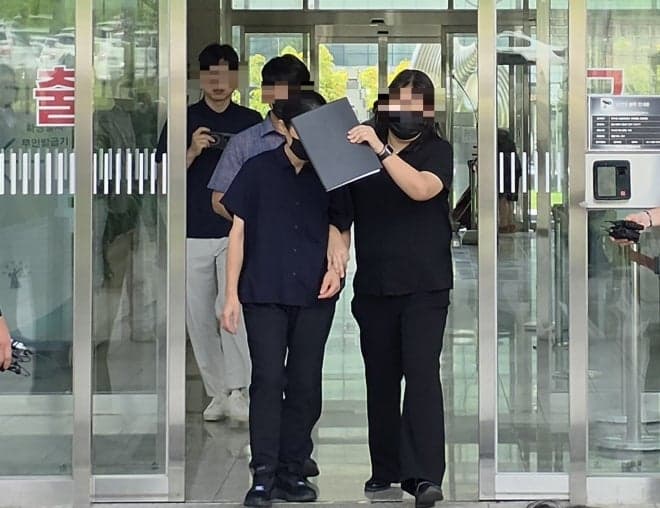 천안 11세 아동 학대 사망, 외조모 구속 송치…학대 이력에도 관리 사각지대
