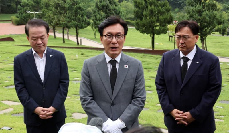 김민석 "민주의 황금시대 열겠다"…'조희대 퇴진' 현수막 전국 게첩 지시