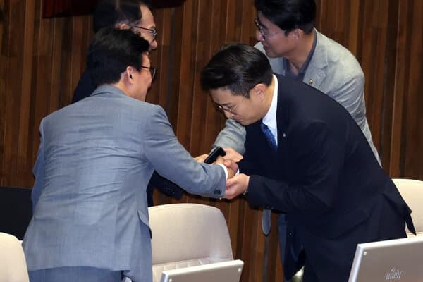 더불어민주당, 지명직 최고위원에 전용기·권미경 인선…지도부 구성 완료