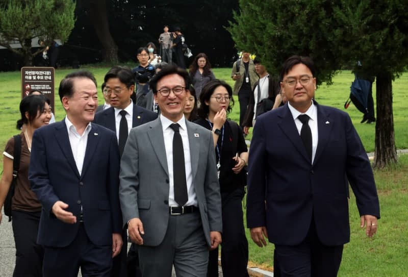김민석 "민주당 20년 집권 틀 짠다"…조희대 사퇴 요구 현수막 전국 게첩 지시