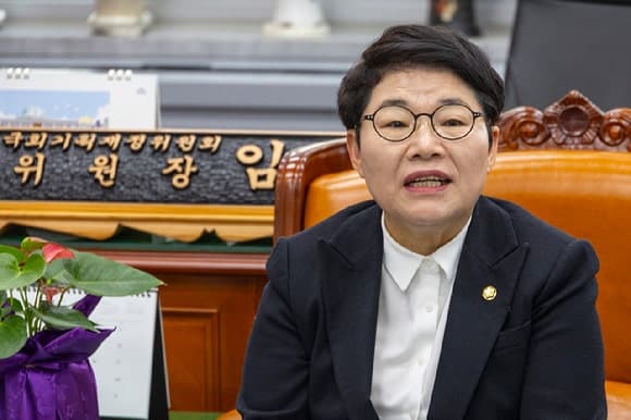 국민의힘 신임 정책위의장에 노동운동가 출신 3선 임이자 의원 추인
