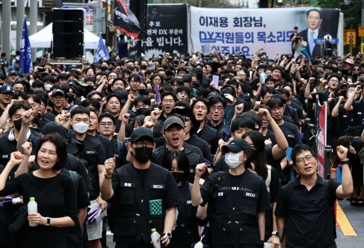 삼성전자 DX 노조 3,500명 집결…“경영실패 책임지고 자사주 1,000주 지급하라”