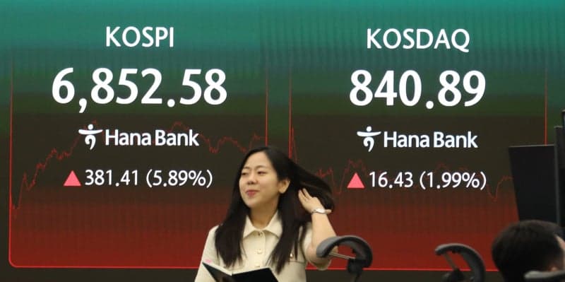 외국인 투자자 7개월 연속 '셀 코리아'…7월에만 31조 원 순매도