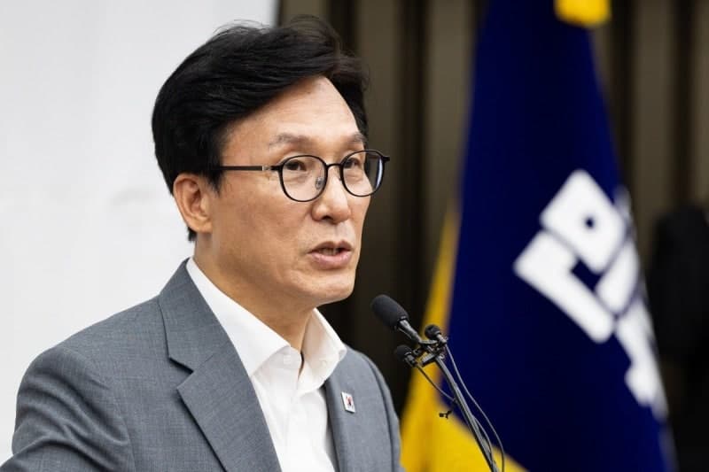 김민석 민주당 대표, 5·18 폄훼 논란 이진숙 의원 제명 촉구