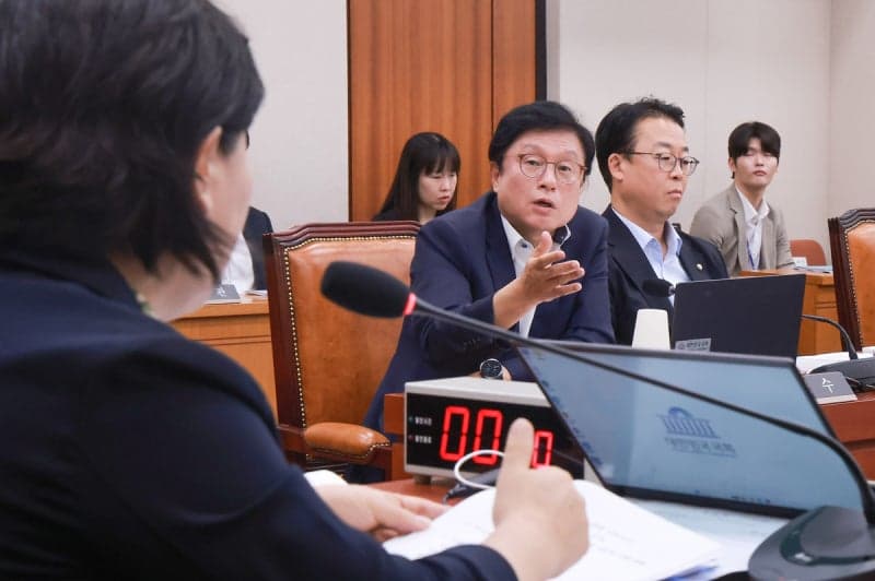 정성호 법무장관 불출석 두고 법사위 충돌… '책임 회피' vs '양해'