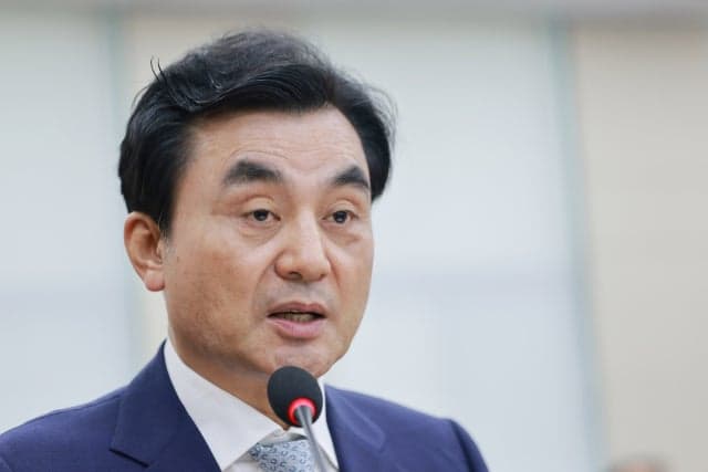 안규백 "탈영했다면 아들" 발언에 한기호 "졸지에 장관 아들 입양"