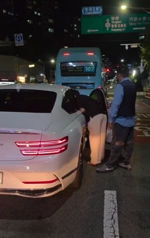 부산 시내버스 기사, 음주운전 의심 차량 버스로 막아 세워 경찰에 인계