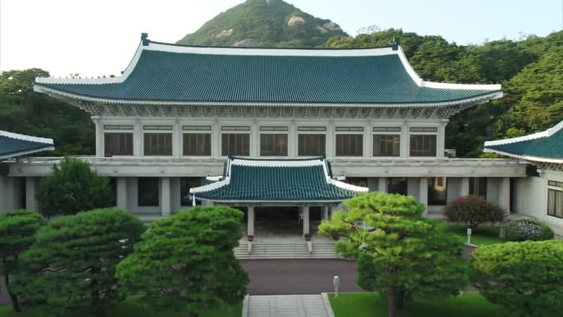 청와대 "헌정사 초유의 일방 통보"…대법관 후보 제청 반려 가능성 고심