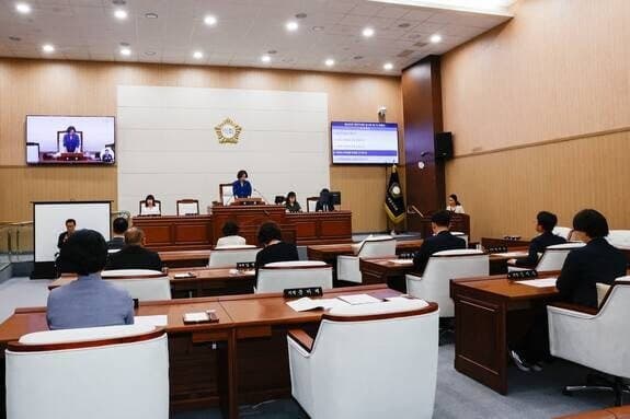 계양구의회, 사무국장 폭행한 여재만 의원 제명안 부결…출석정지 30일