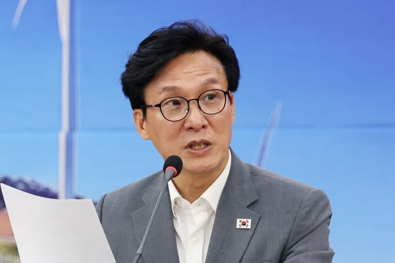 김민석 "90도 단체 인사 논란, 의미도 보기도 좋은 인사법으로 다듬겠다"