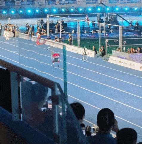 제2회 세계 휴머노이드 로봇 운동회 개막, 100m 달리기서 인간 기록 경신