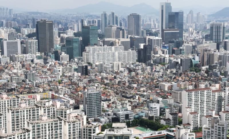 서울 아파트 평균 매매가 16억 돌파…강북 중위가격도 10억 넘어섰다
