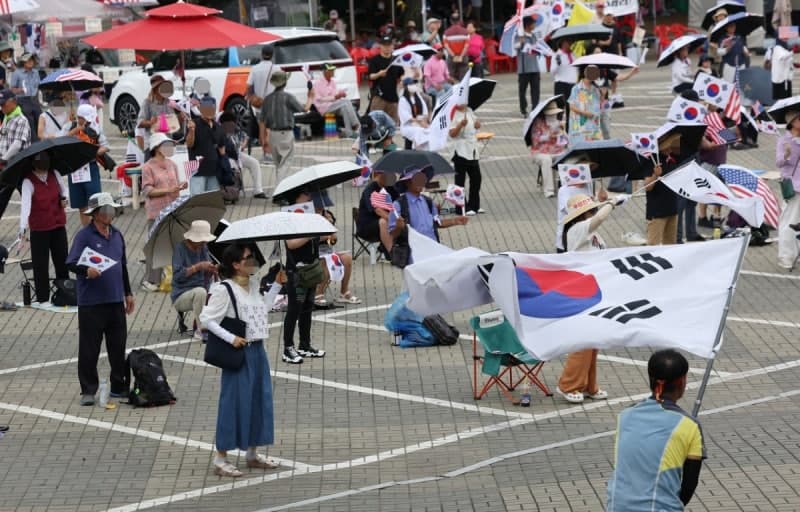 올림픽공원 시위 현장서 다른 참가자 폭행한 50대 남성 현행범 체포