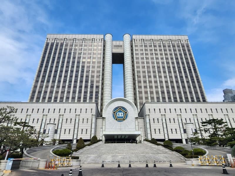 경찰 밀친 전장연 활동가 항소심서 무죄… "위법한 해산명령에 정당방위"