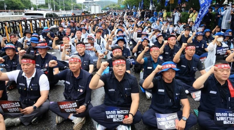 현대차 노조, 24일 부분파업 유보하고 임협 교섭 재개