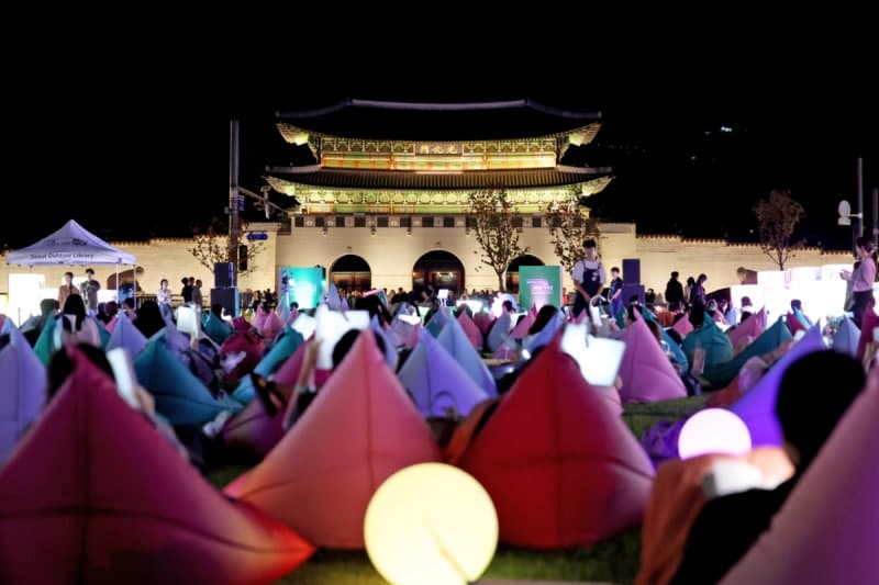 9월 서울은 독서 모드…QR 찍고 전자책 20만 권 무제한 이용