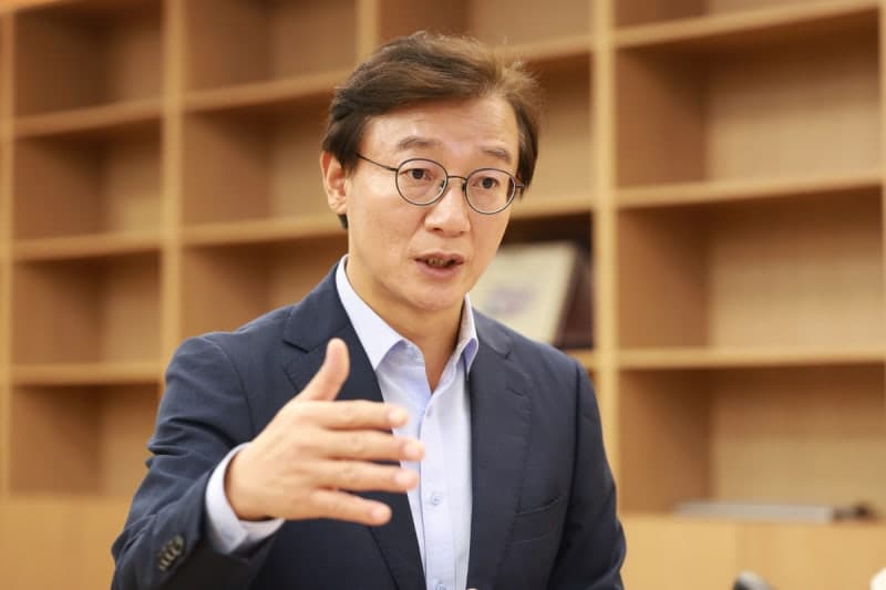 전재수 부산시장, 서부산 산단 현장 찾아 46년 만의 업종 개편 논의