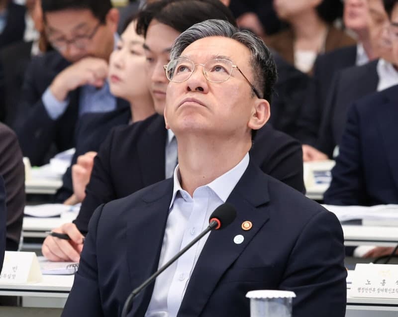 정성호 법무장관 사의 수리, 검찰개혁 이견과 개각 신호탄