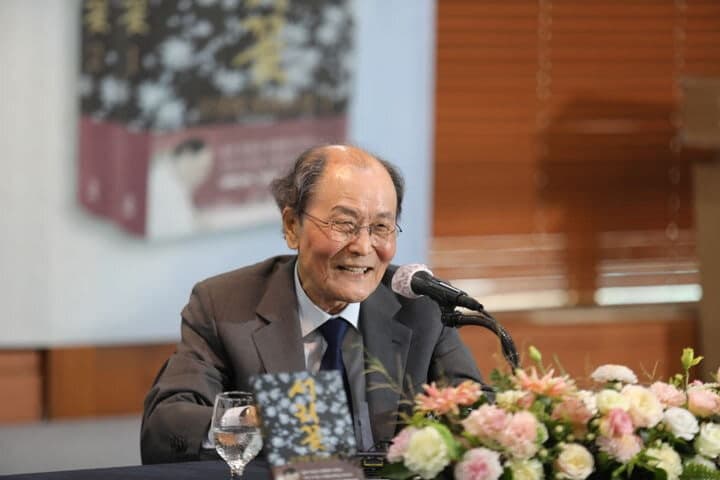 조정래, 등단 56년 만의 첫 사랑 이야기 '서리꽃' 출간…마지막 장편 소설