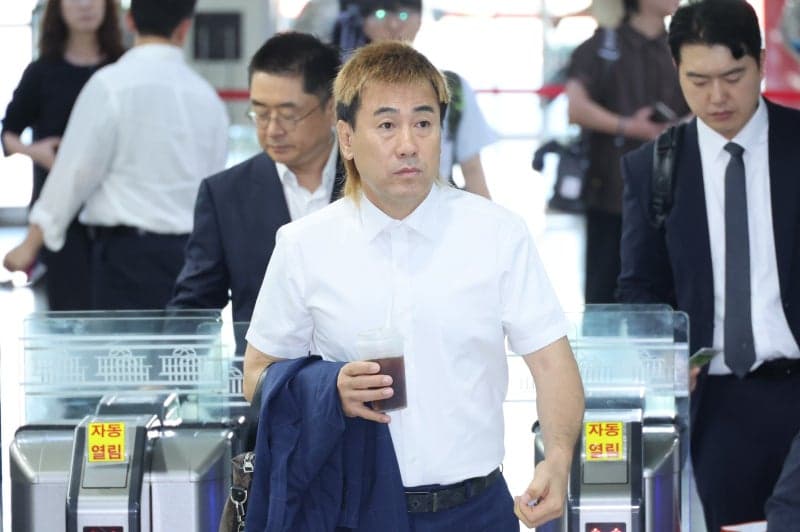 김병지-박문성, '법카·외유' 의혹 두고 진흙탕 폭로전 격화