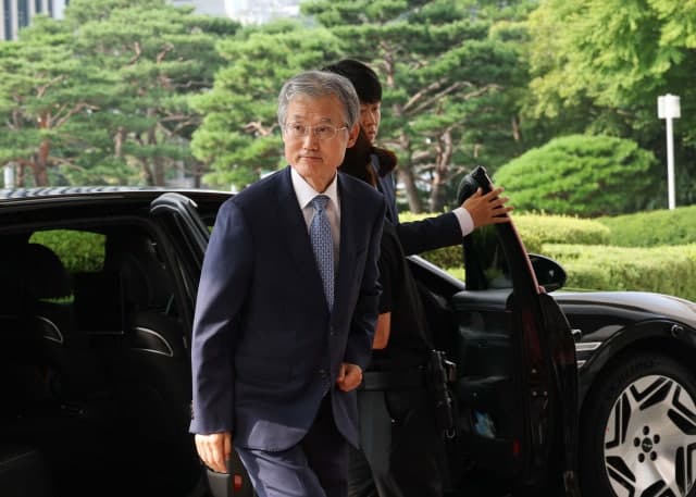 조희대 대법원장 '일방 제청' 논란, 우상호 "손봉기 후보자 자진 사퇴해야"